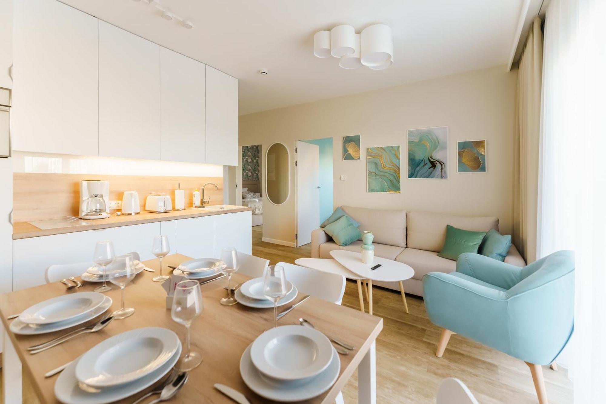 Sunset Iv, Nadmorska 98b Apartment