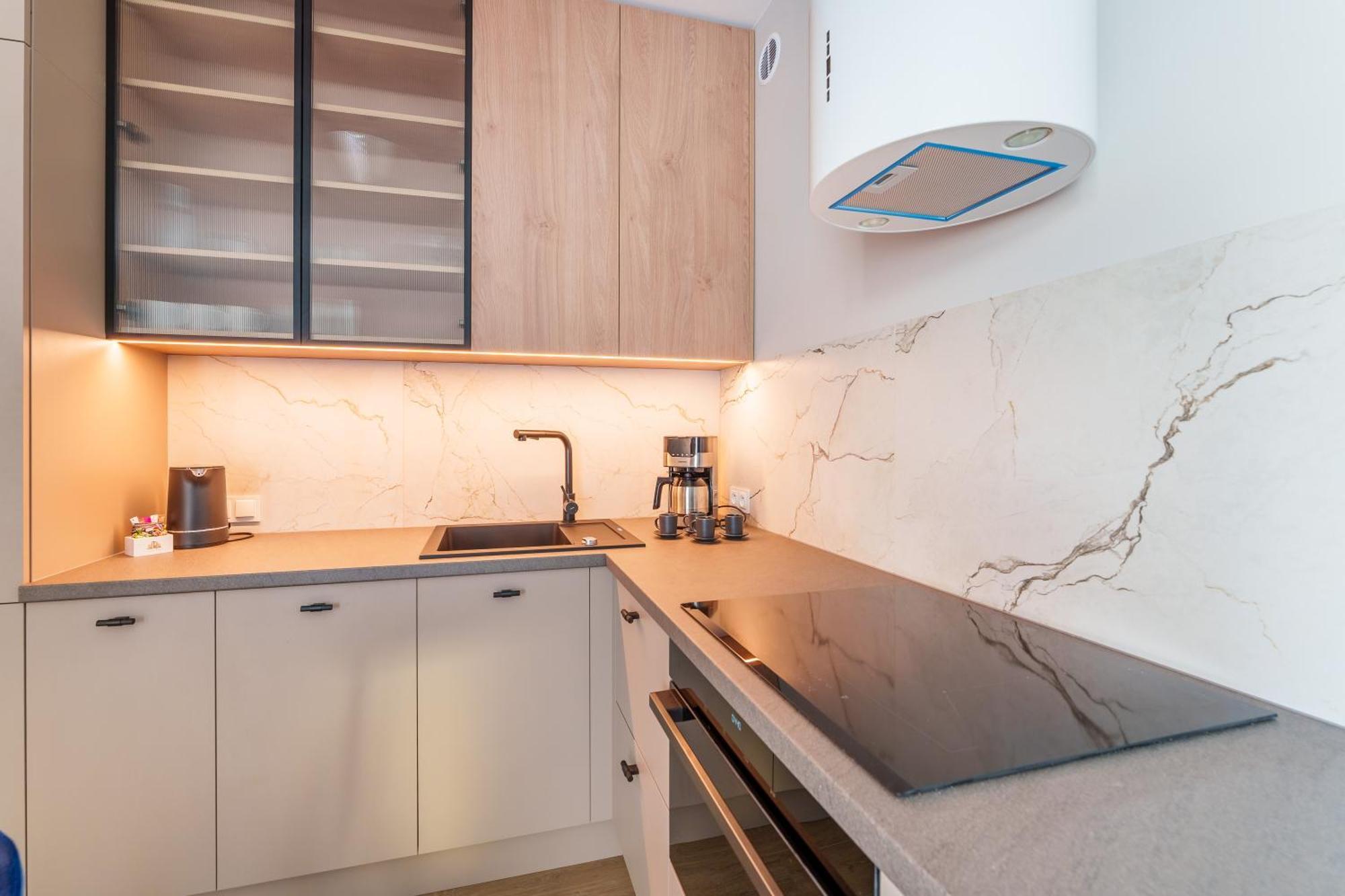 Sunset Iv, Nadmorska 98b Apartment